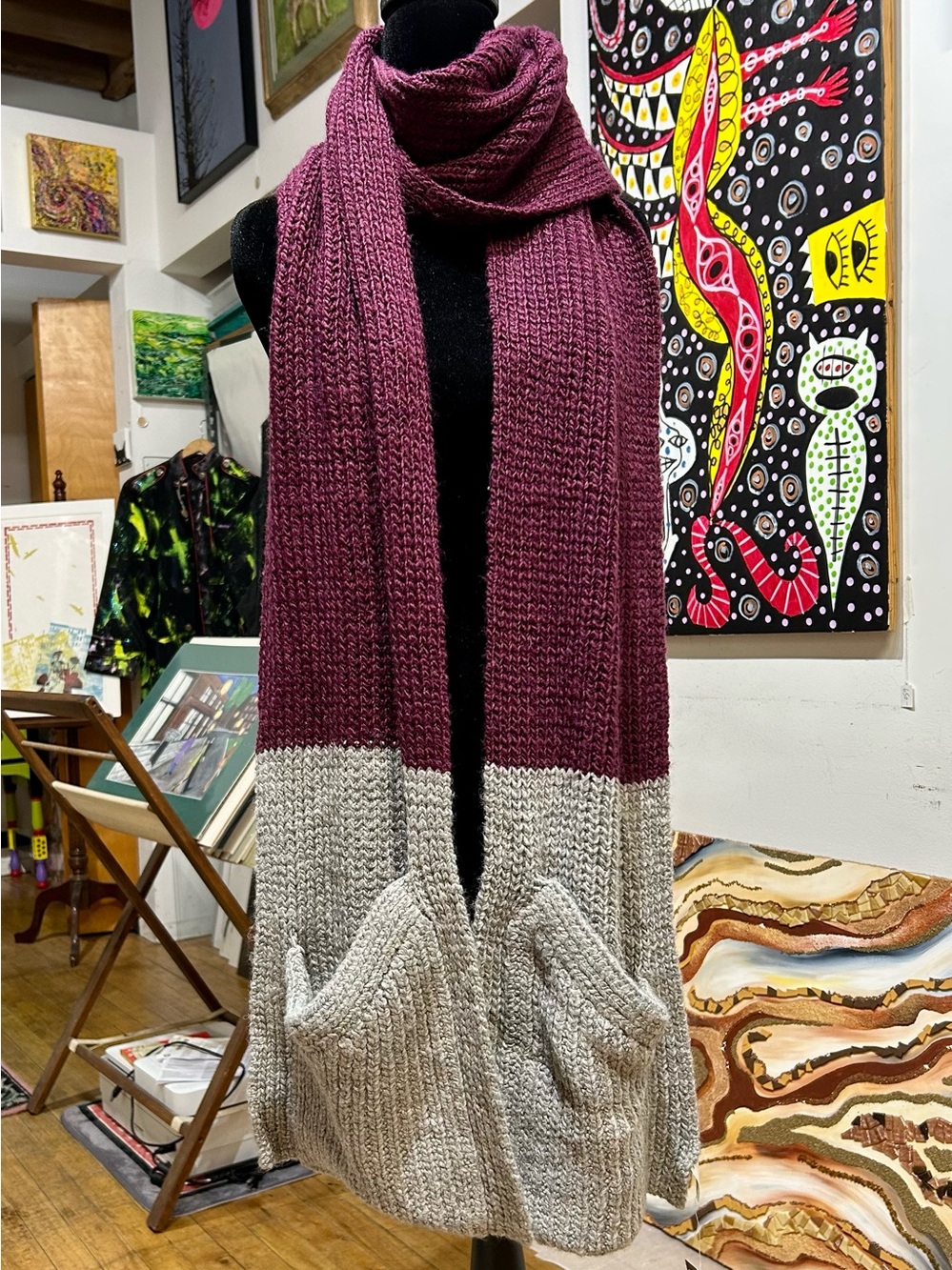 NWT
Colorblock Ribbed Knit Pocket Scarf
Grey Berry Winter Shawl Wrap One
Size